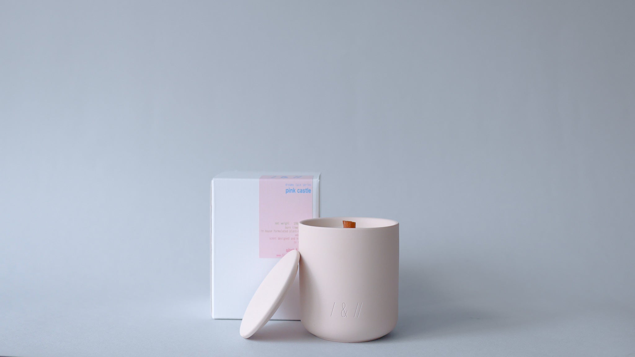 pink castle / scented candle 190g // dreamy tale series