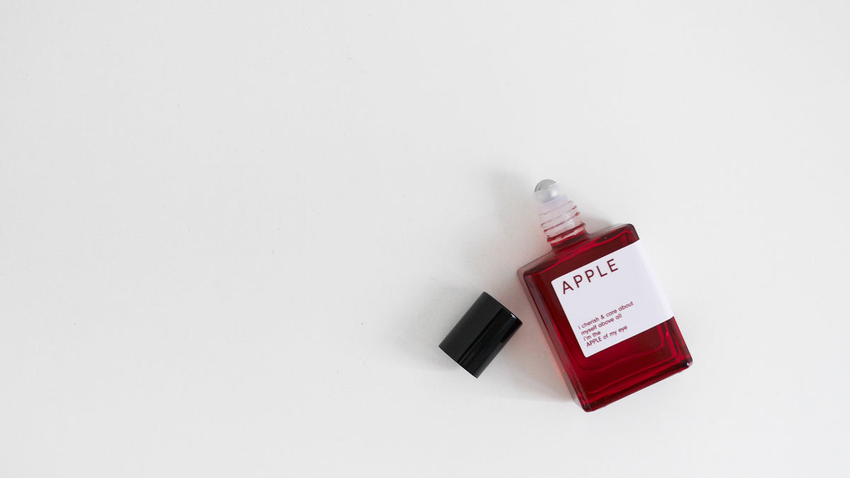 APPLE / 15mL ROLL-ON eau de parfum // by Sharon O.W. Yeung